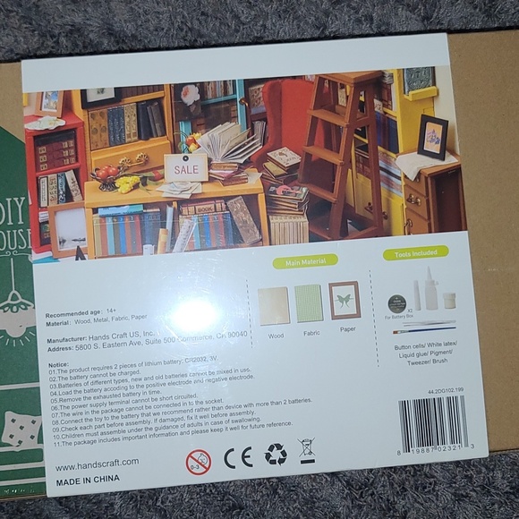 LED DIY Dollhouse Library Miniature Books Store Kits Wooden Gift Sam's Study nib - Picture 2 of 3
